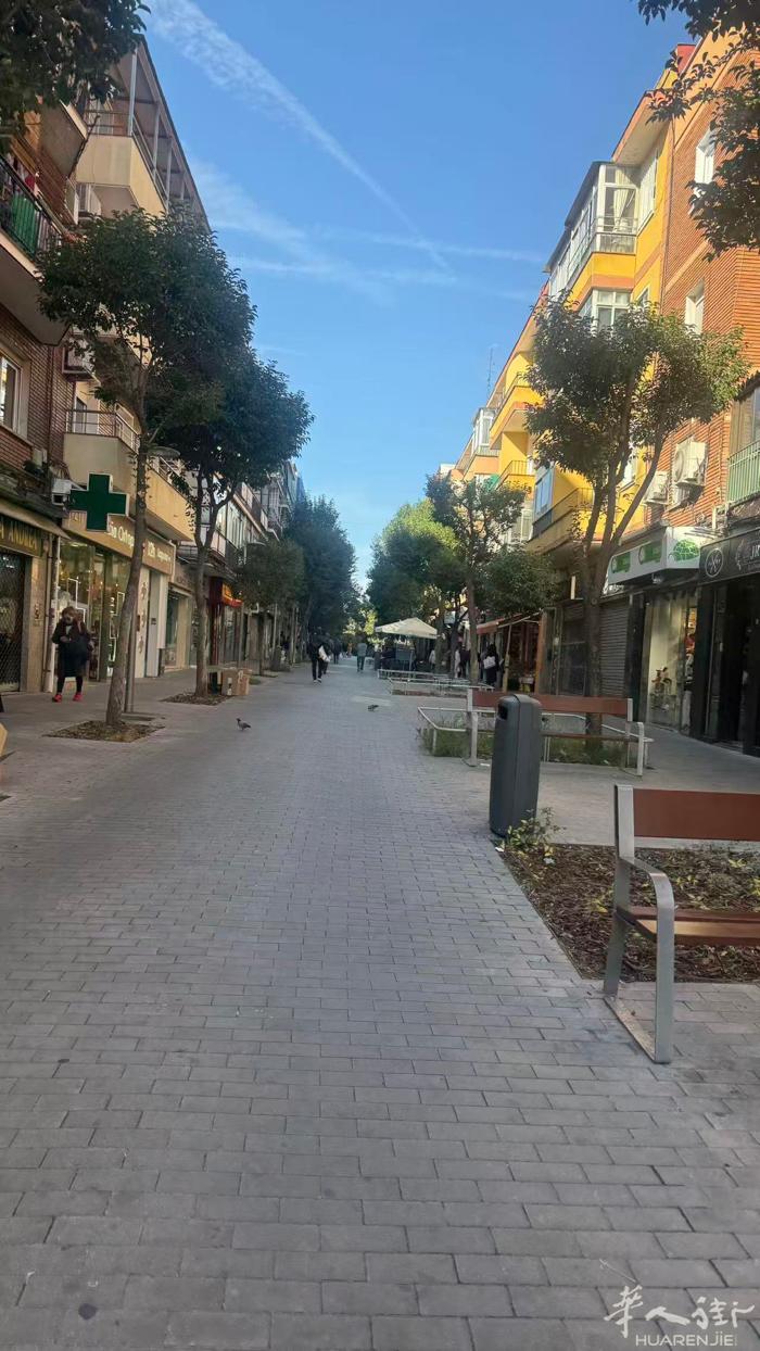 马德里 六号线 carpetana 整租 三室一厅 近地铁口 生活便利  房东直