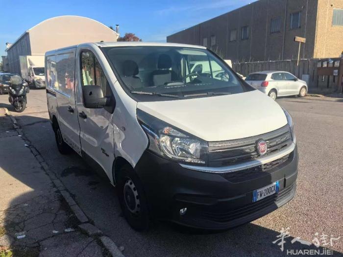 公司汽车，买来才四五个月，因为太小，现出售，价格8000欧，有意者请电33127