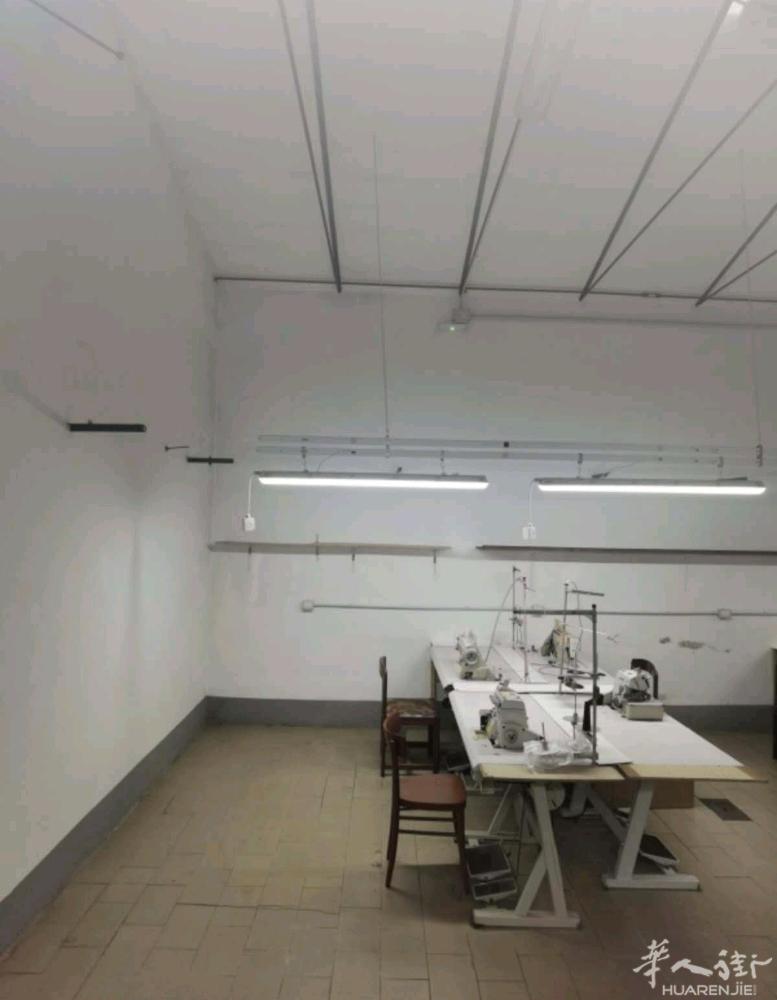 via roma附近有工厂搭铺，住家和工厂一个院子，环境优，生活便利，正规大房间