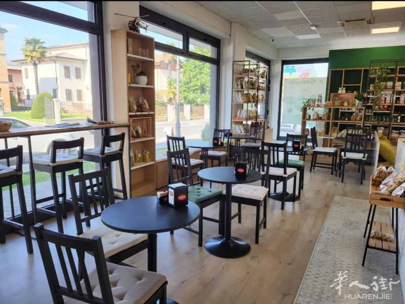 Treviso出售店面  位于 Cornuda 镇中心地段，地理位置优越，临街面
