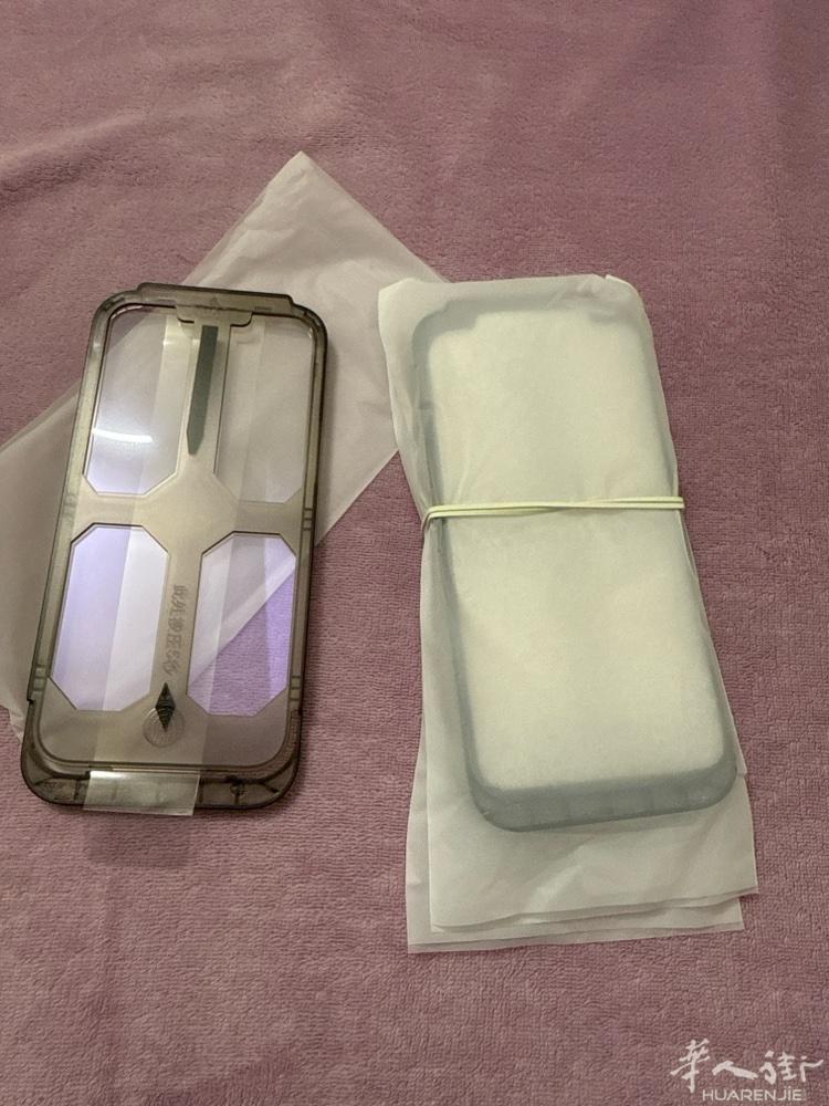 手机贴膜iphone16 pro max除尘仓贴膜三个，买错了型号 5欧元出。大