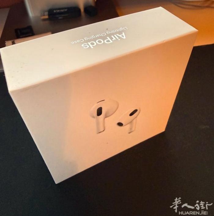 小巴黎出闲置 二手airpods3 ，9成新65欧 很少用 0627443556