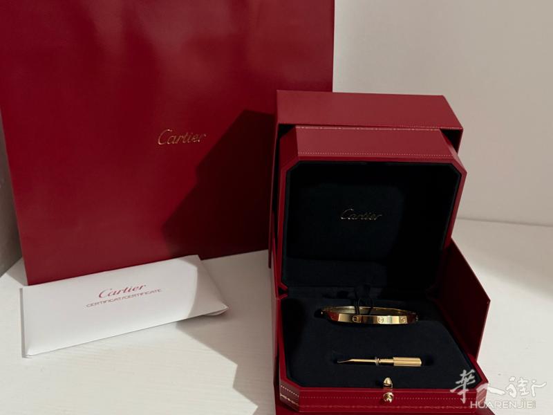 出售98新 卡地亚新款中号love手镯 今年保卡 盒子发票大全套 微信11602
