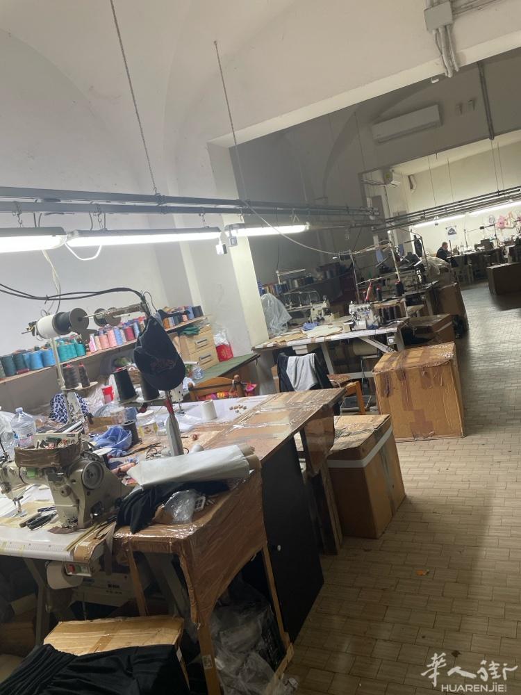 Empoli市中心布衣工厂转让， 有意思请联系电话3778242869