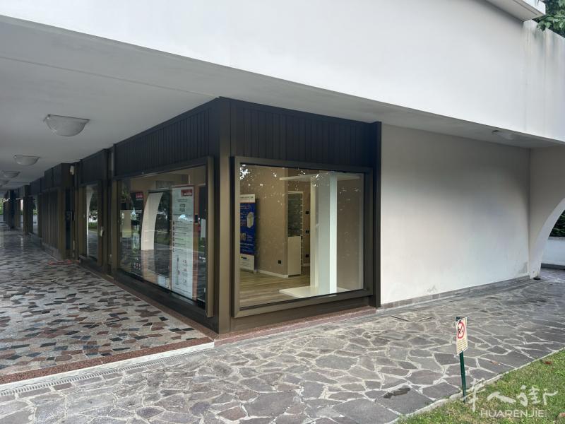 Abano Terme 出售店铺  私人电话：335 8239933。  该房产