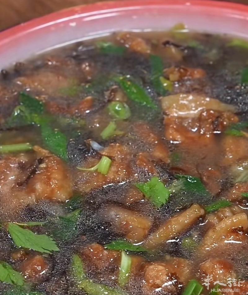 特色小吃：肉滑粉，番薯丸，手工面，饺子， 馒头，肉包。可送