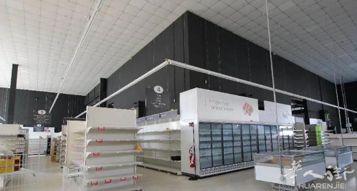 bologna_ferrara 之间店面出租9千人口适合开百货 餐馆 700平方