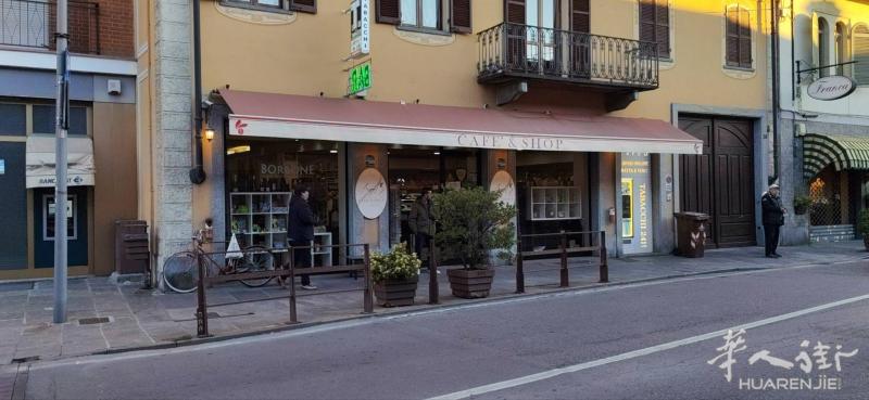 库内奥省布拉(BRA CUNEO) 酒吧烟店招女吧