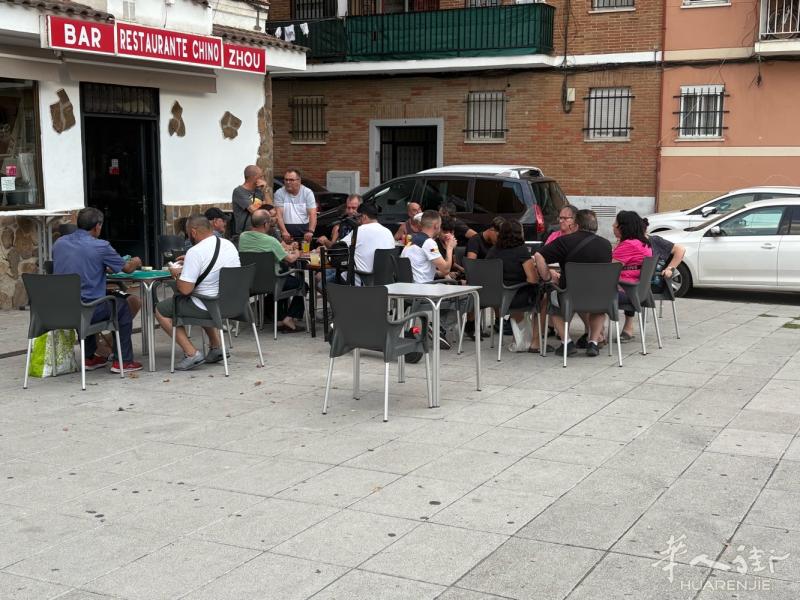 酒吧。带。o普通中餐外卖店转让 马德里近 郊 多年老店  位置好 房租便宜  t