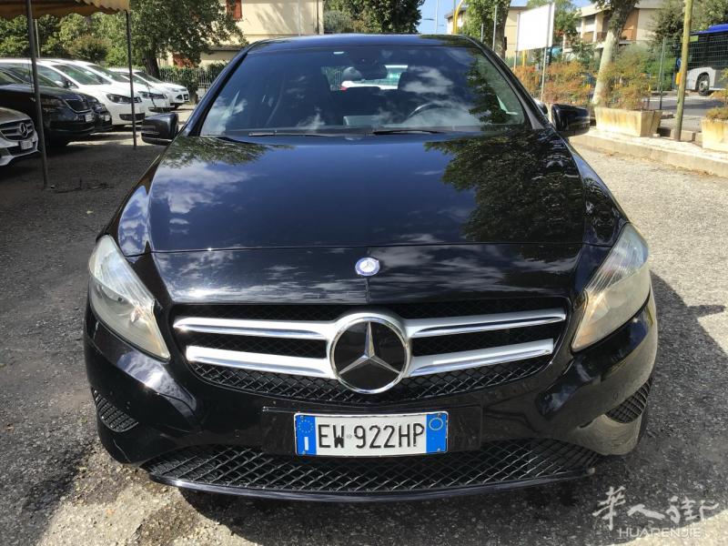 华人车行Mercedes A180d 自动挡80kw(109CV）- 08/20
