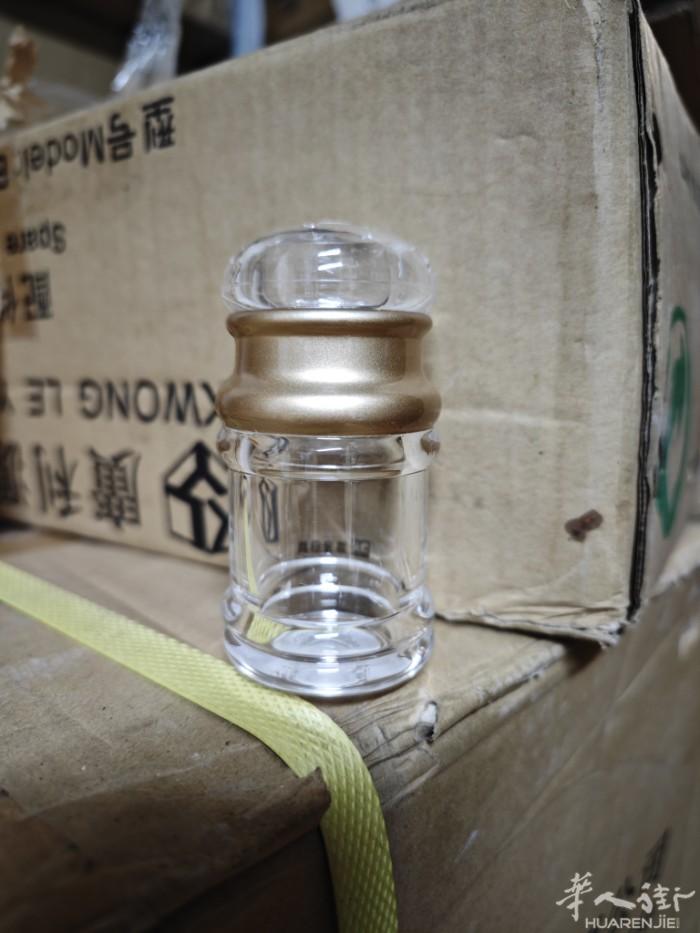 椒盐调料粉罐（塑料的）1欧/个，1盒12个，整盒拿，仅限自提。