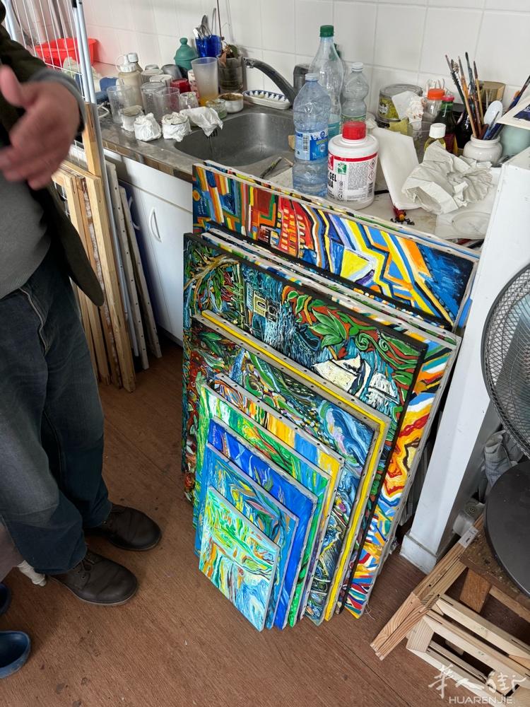 想找一个人打包30幅画， 估计1-2个小时就能搞定， 60欧