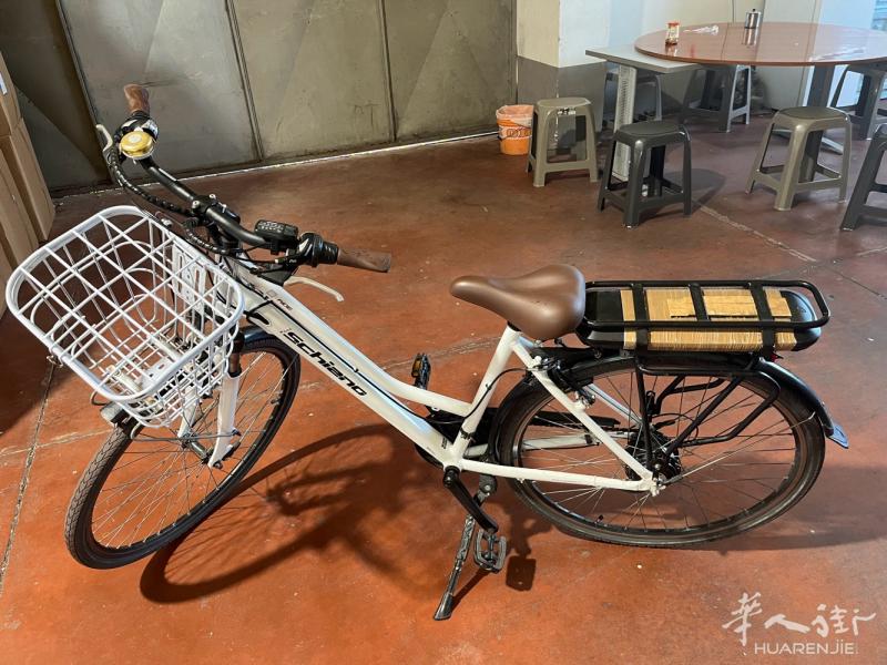 36伏半自动，前三速，后七速，带前减震，充满电骑行25公里，八成新，车况良好，车