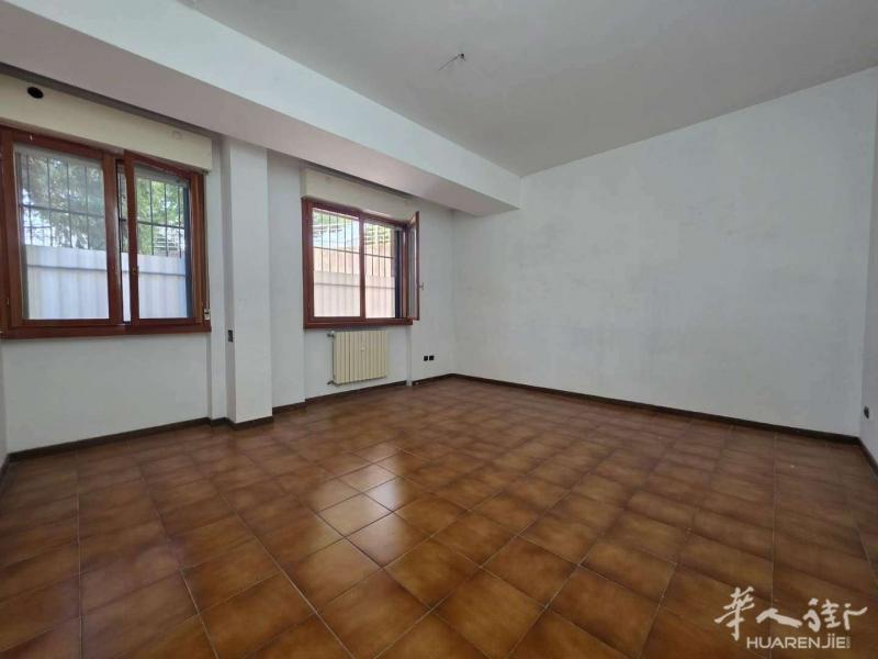 https://att.huarenjie.com/attachment/information/20251112/1762942788908313.jpg