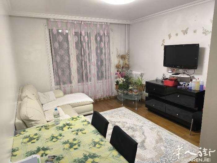 5号线Eglice de Pantin 地铁口三分钟单间分租，找干净整洁的，07