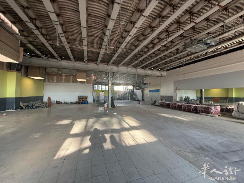 igigli大公司附近店面c1出租，适合超市，百货，健身房，俱乐部，店面等等用途