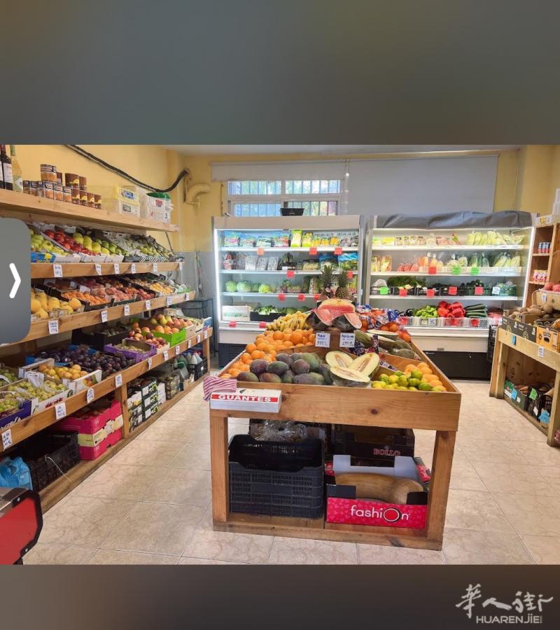 水果店 转让，价格合适，一个人看不住 太累了。比较适合夫妻店。稳定客源，小区生意。非诚勿扰 谢谢