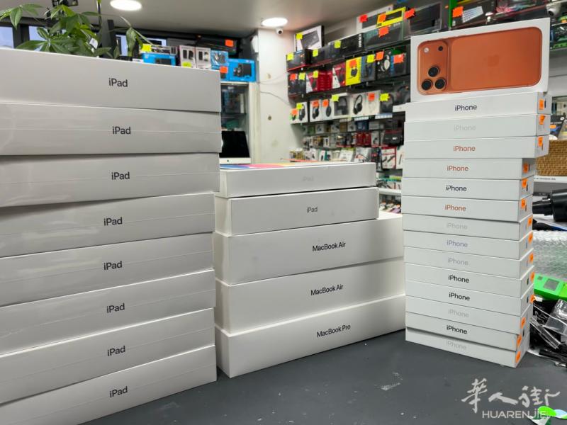 全新iPad 9 64G+4G 可插卡。249欧。大促销 欧版，苹果店直接保修，