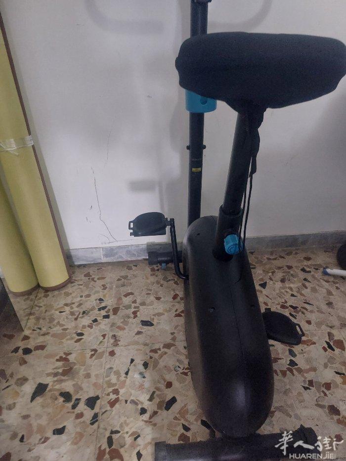 9成新健身自行车50€，仓库区附近，距离近可以给送，太远自提。