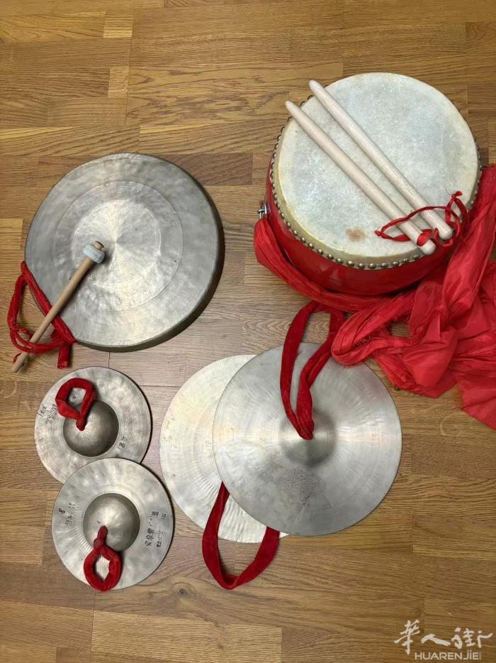 你们好，我有套社团活动乐器，如果你们需要的请来电0622806725