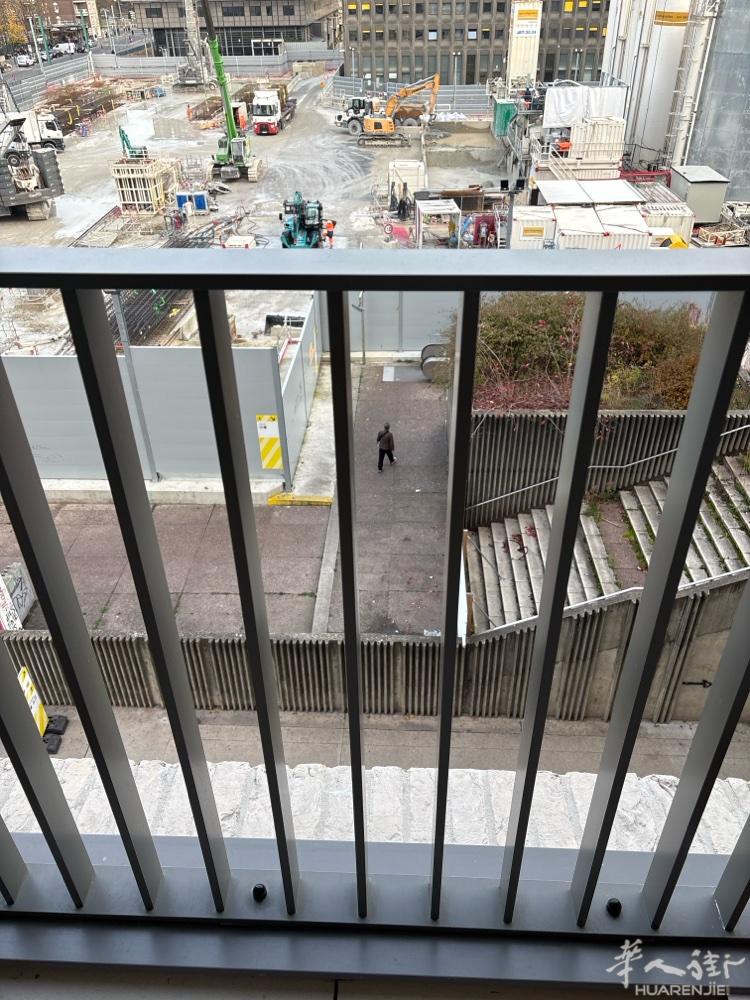 Bobigny 到底站 新房子🏠 地铁🚇站1分钟  房子明亮干净 安静 、找