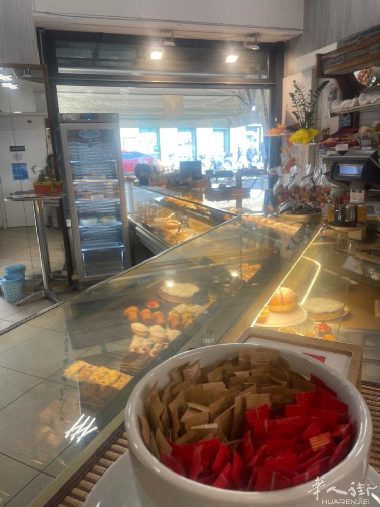 Trieste 出售酒吧  私人电话☎️ +39 348 358 8016  出