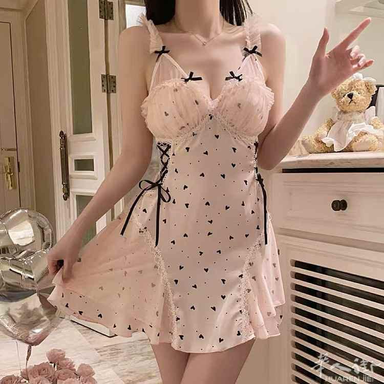 甜美睡裙 款式丰富齐全，各种服装和保健品皆有 下单后即刻发货 微信号：Milan