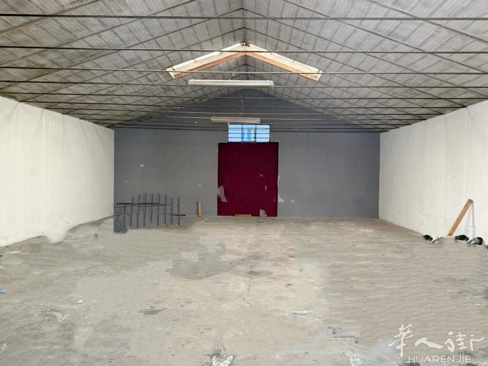 【仓库出租】 prato San Paolo C2 仓库160平米 €670 无