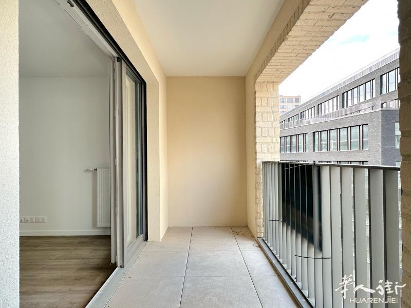 https://att.huarenjie.com/attachment/information/20251118/1763426671491659.jpg