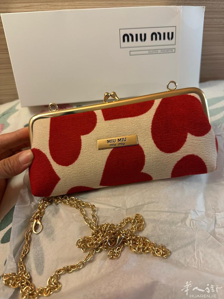 MIUMIU爱心晚宴链条包20x18x10cm20€ （正品）