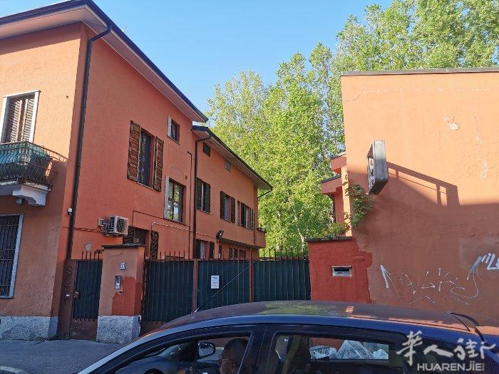 米兰市区布衣工场诚招一位打钮打洞、烫工，，学徒，需备保护居留，包吃包住年龄在45