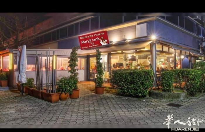 老外招牌餐馆，地理位置佳，在coop旁边。因店里人手不够，老板娘身体吃不消，现忍