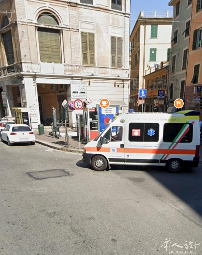 Genova  Sampierdarena 火车站附近。 纯tabacchi出售