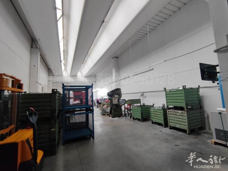 【转让】近chiesanuova教堂， 工厂280mq+前后私人院子+楼上办公室，月租1900+iva，微信PO3500250128