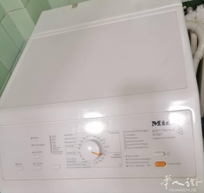 出售旧的滚筒洗衣机