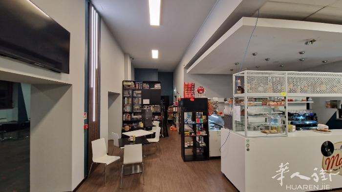 米兰 大学宿舍楼里面 高营业额 低房租 纯酒吧 暂时tavola fredda