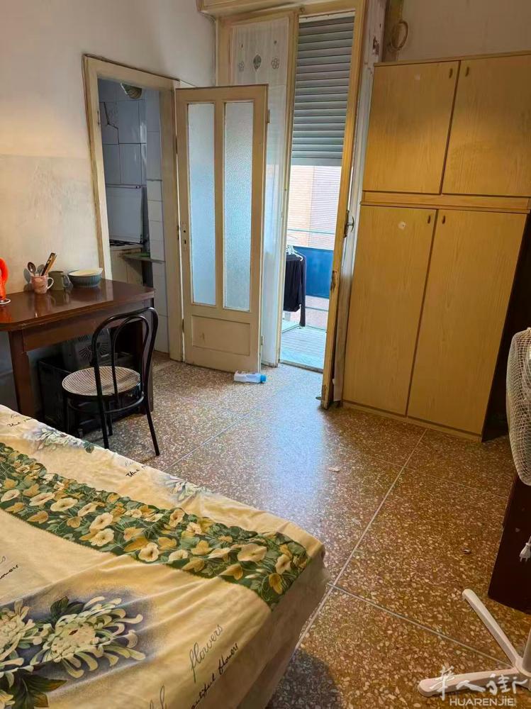 bologna 市内 vie dionisio calvart 12  租小套间