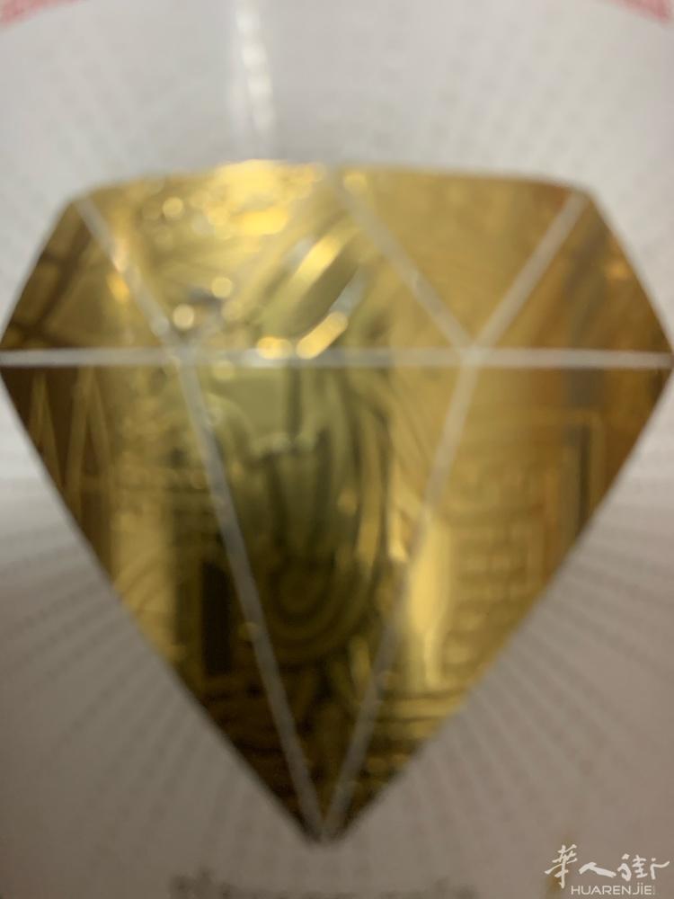 转让中国雅迪两轮电瓶车一辆，刚运到西班牙．新．时速50码，价格1500欧