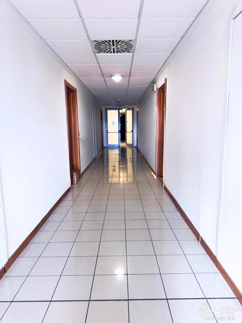 https://att.huarenjie.com/attachment/information/20251128/1764340201613674.jpg
