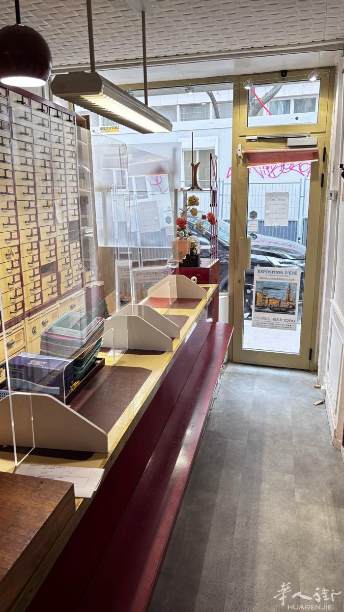 店铺位于玛黑区 rue pastourelle 75003 paris (22