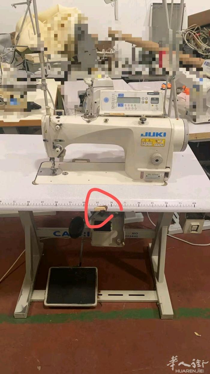 王师傅缝纫机店出售整理好的9000SH 平车，原来价680€，木板缺一小块，便宜