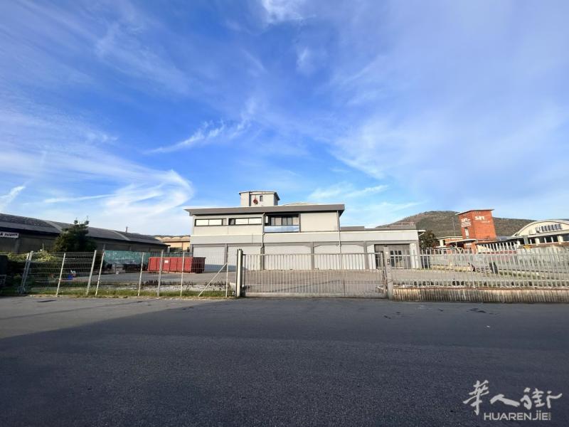 【出租】 Montemurlo楼下厂房500平，楼上两套住家各130平（都是三房