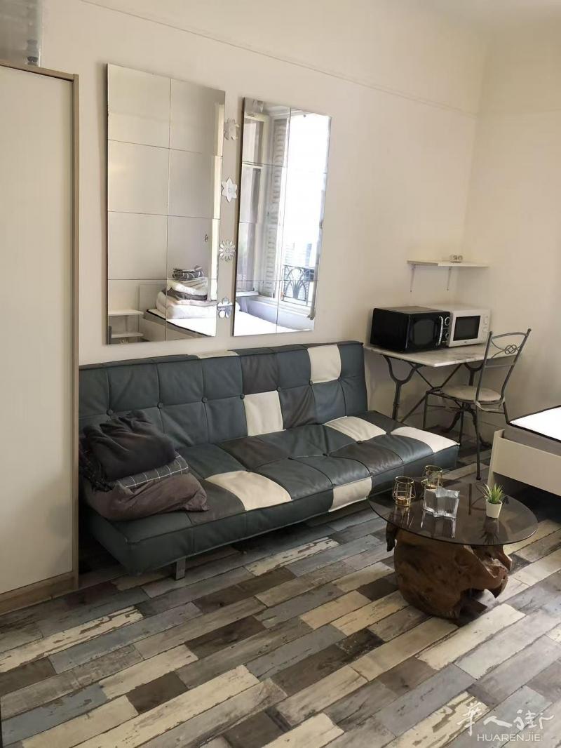 15区(ID：205858) 15平的 studio  有家具