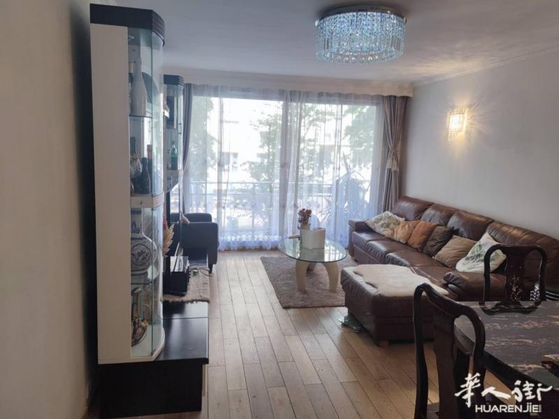 19区(ID：204834) 75平的 公寓  两室一厅  有家具