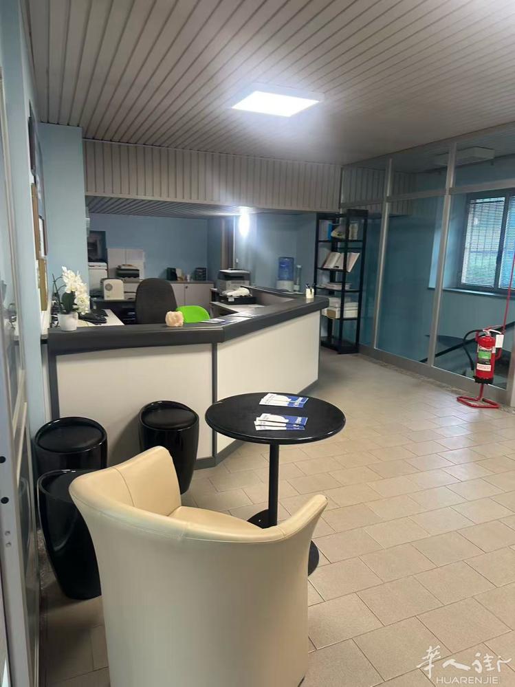 Verbania老外200多平方店面+500多平方仓库转卖 店面目前做卖床垫，可
