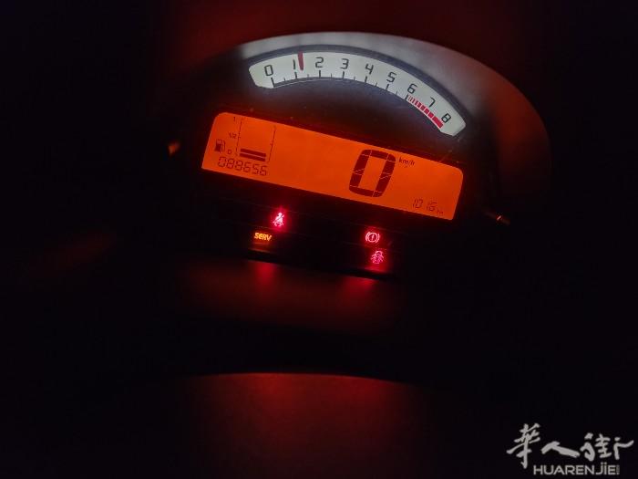 雪铁龙 C3 2013年的公里数89000，老外一手车