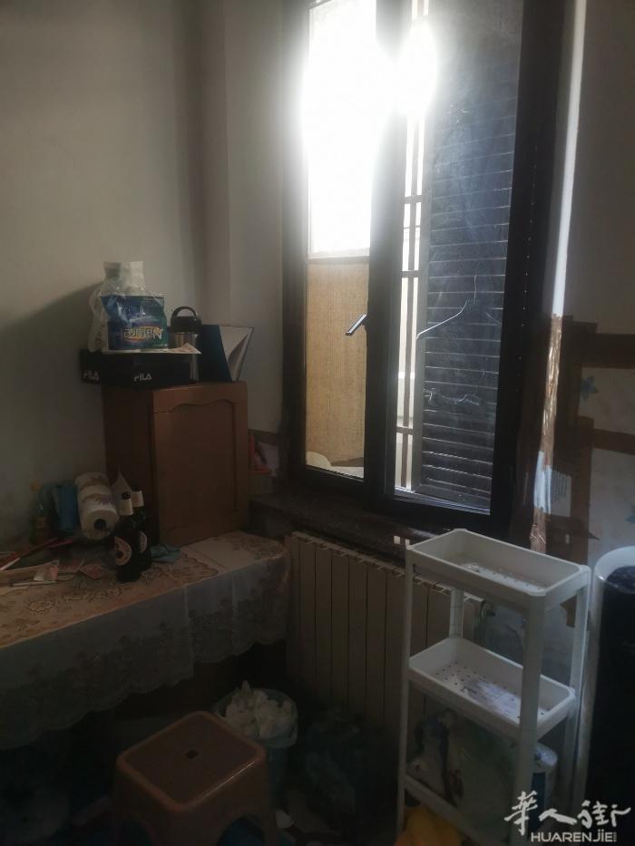 中国街香满楼对面