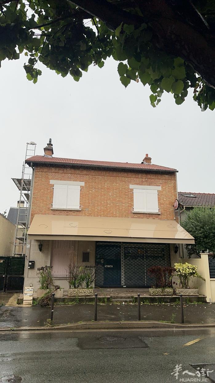 巴黎94区有自住房出租，门口就是132公交站，两室一厅加一个阳关房，共面积八十多