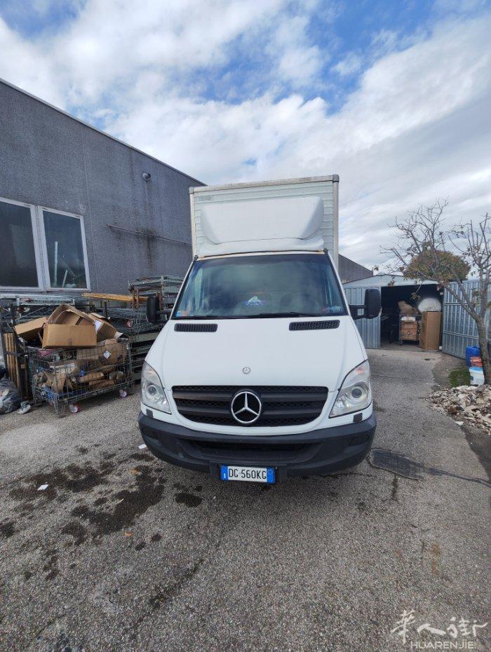 四方斗货车出售在Treviso 电话3778810286