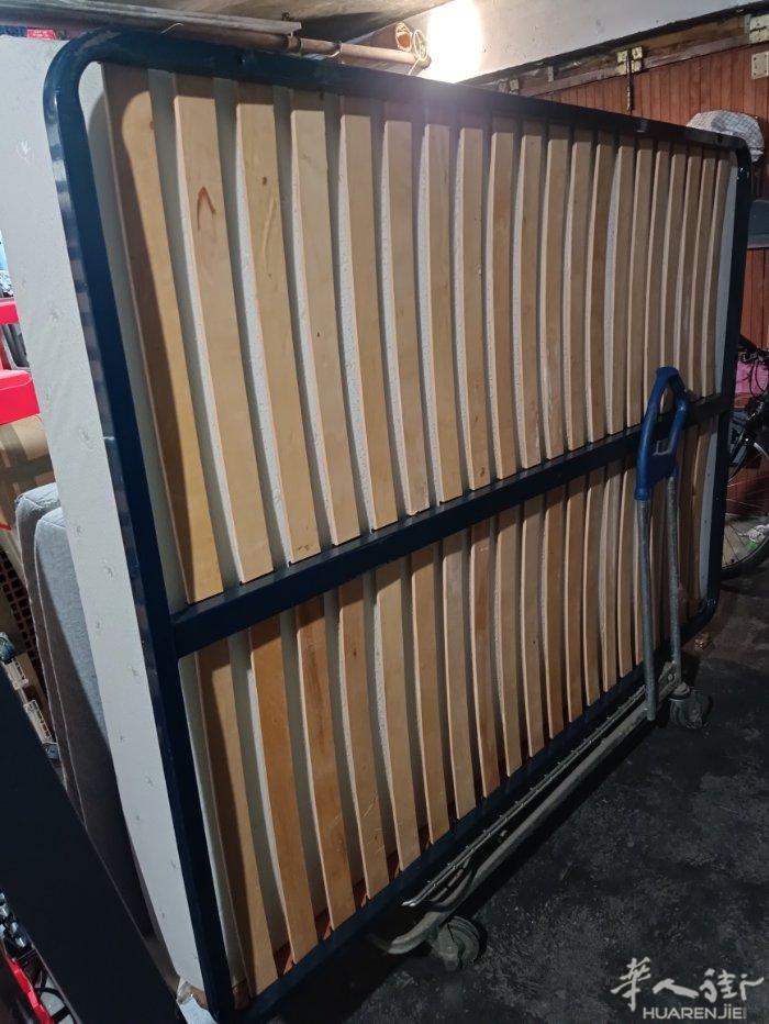 140X190双人托架让30欧。